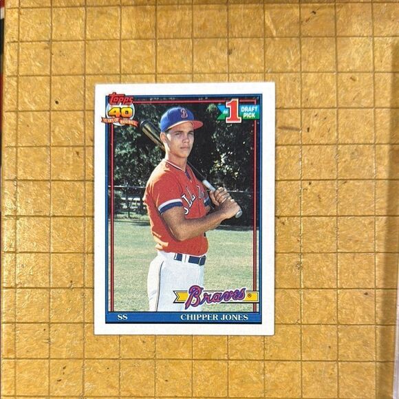 Topps Blue and Red Trading Card - Iconic Sports Collectible of Chipper Jones - Picture 1 of 3